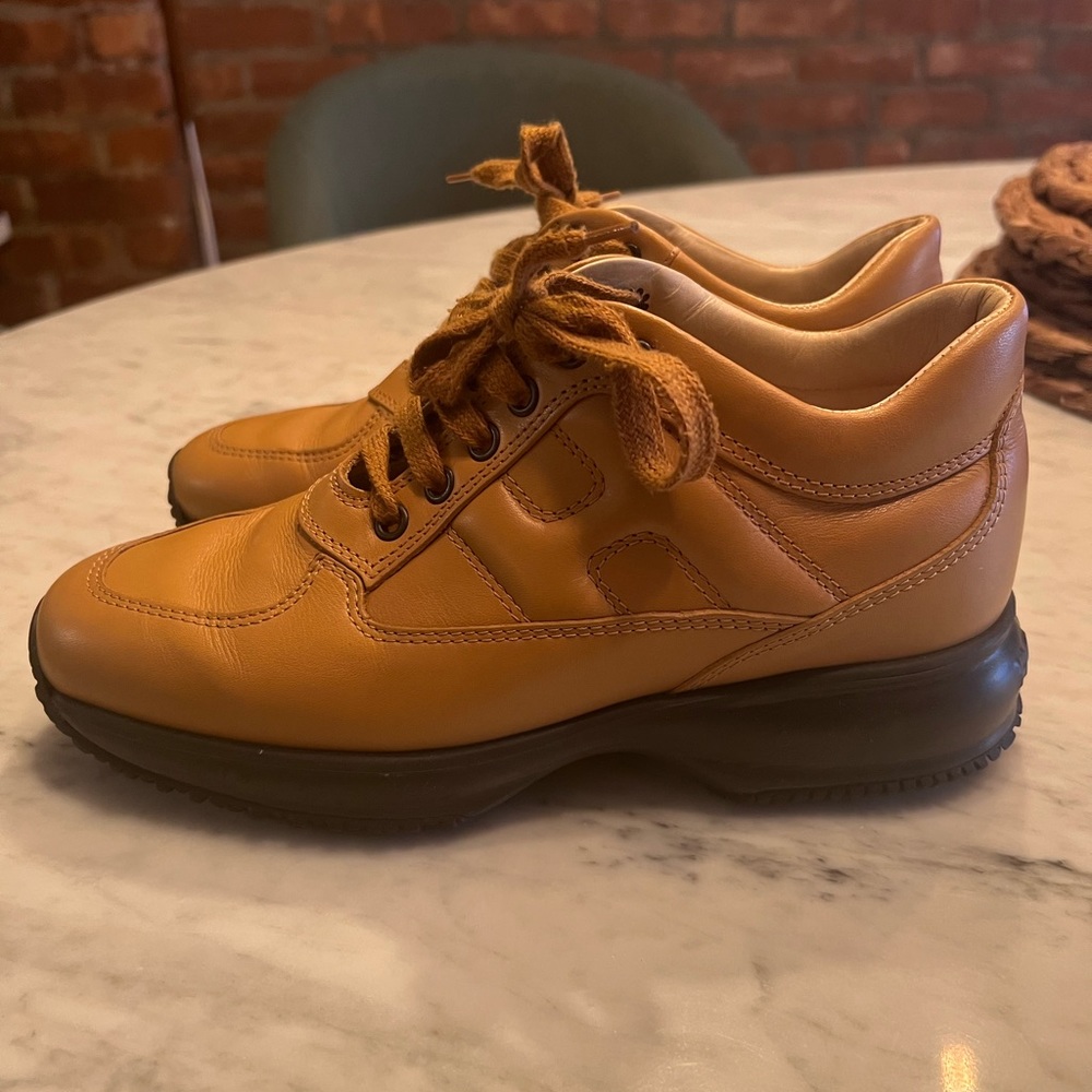 Size 36 (6) light brown leather Hogan sneakers. Lightly worn/great condition.